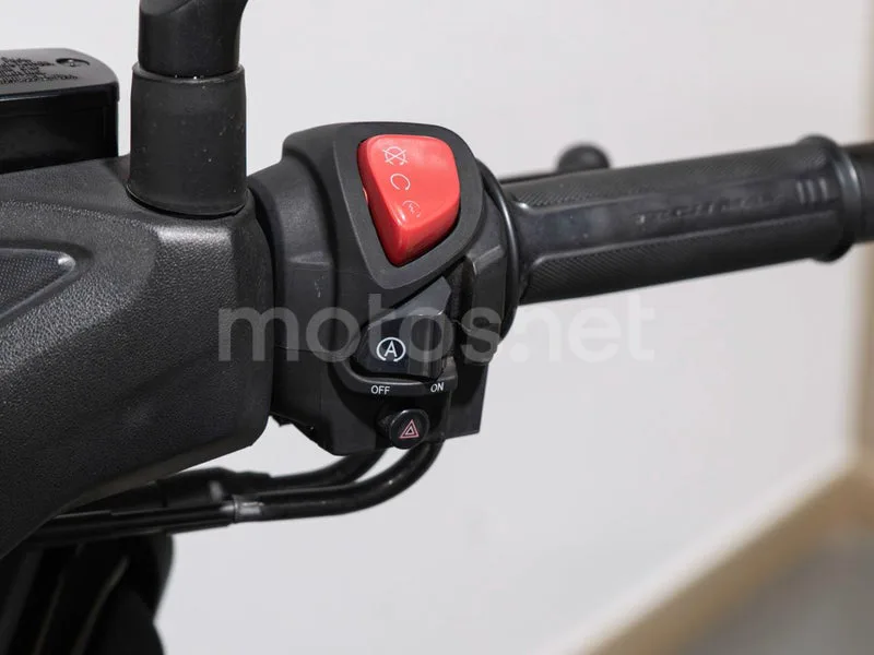 Yamaha XMAX 125 - Vista 11