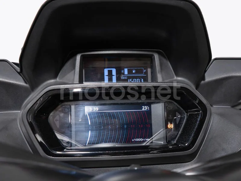Yamaha XMAX 125 - Vista 15