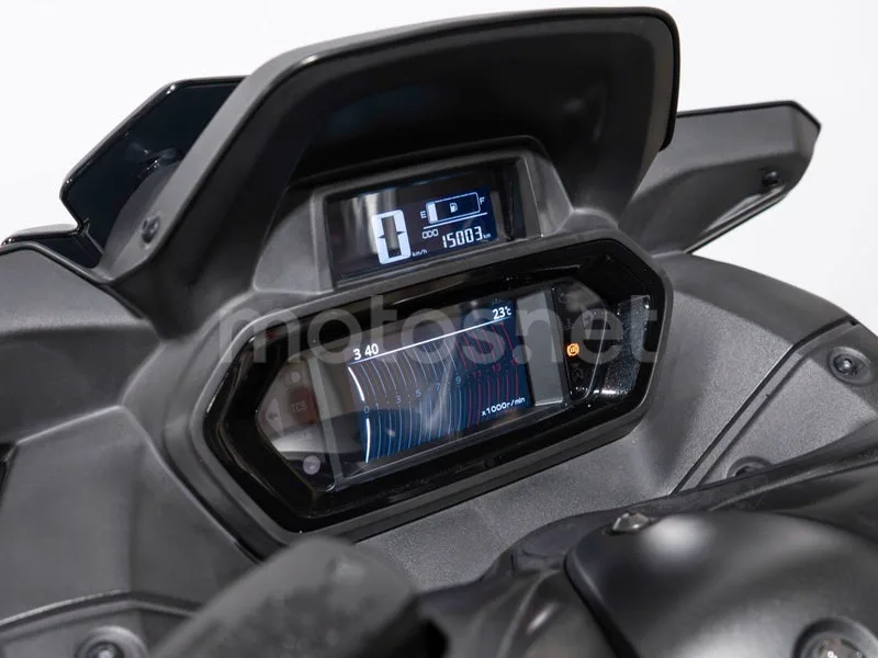 Yamaha XMAX 125 - Vista 17