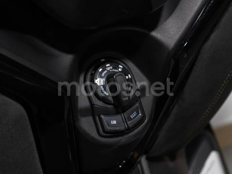 Yamaha XMAX 125 - Vista 7