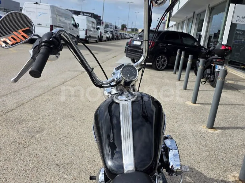 Harley-Davidson Sportster 1200 Custom - Vista 7