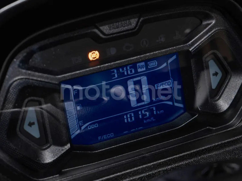 Yamaha NMAX - Vista 11