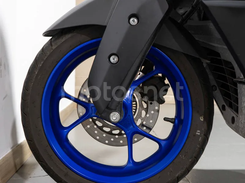 Yamaha NMAX - Vista 17
