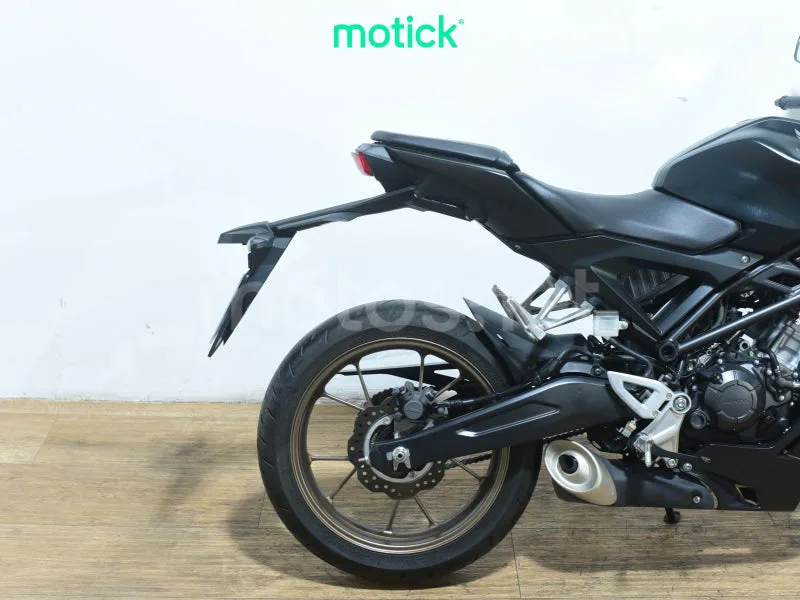 Honda CB125R - Vista 3