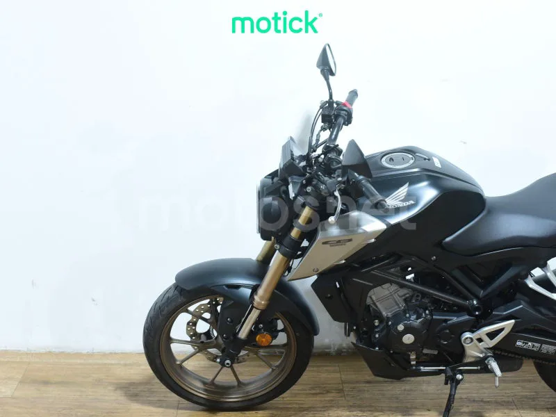 Honda CB125R - Vista 8