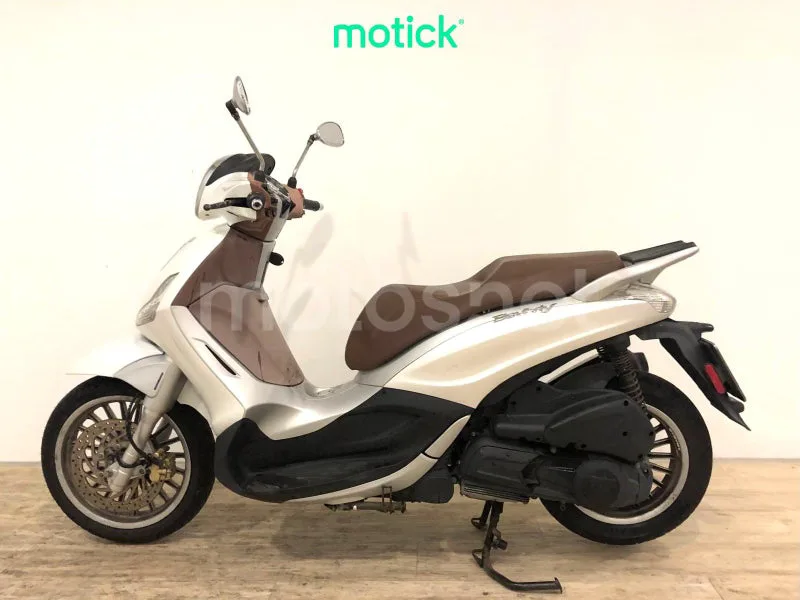 Piaggio Beverly 300 - Vista 6