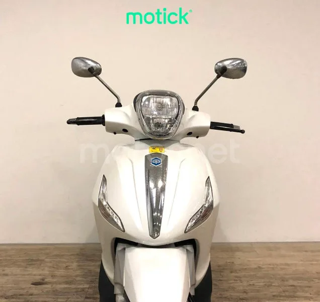 Piaggio Beverly 300 - Vista 9