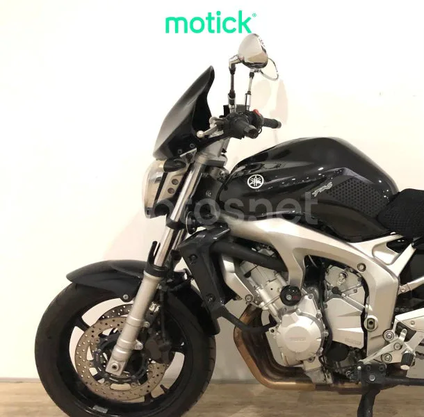 Yamaha FZ6 - Vista 7