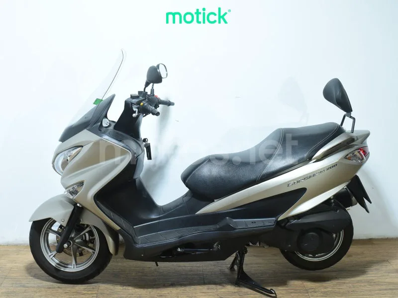 Suzuki Burgman 200 - Vista 7