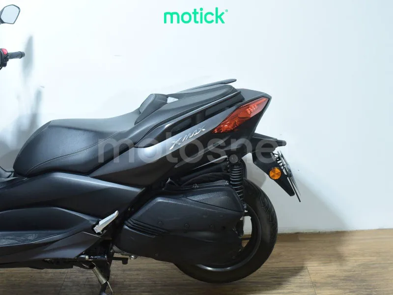 Yamaha XMAX 300 - Vista 9