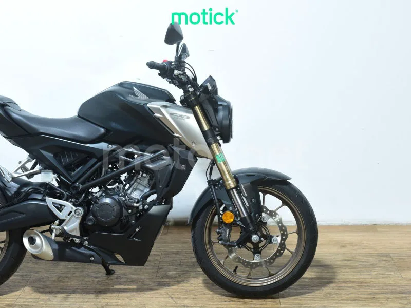 Honda CB125R - Vista 4