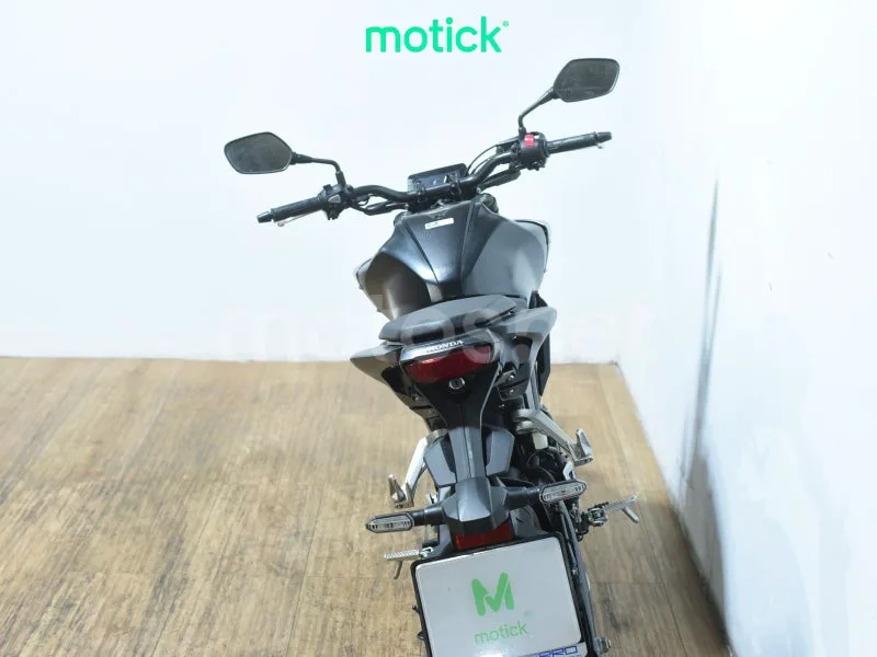 Honda CB125R - Vista 6