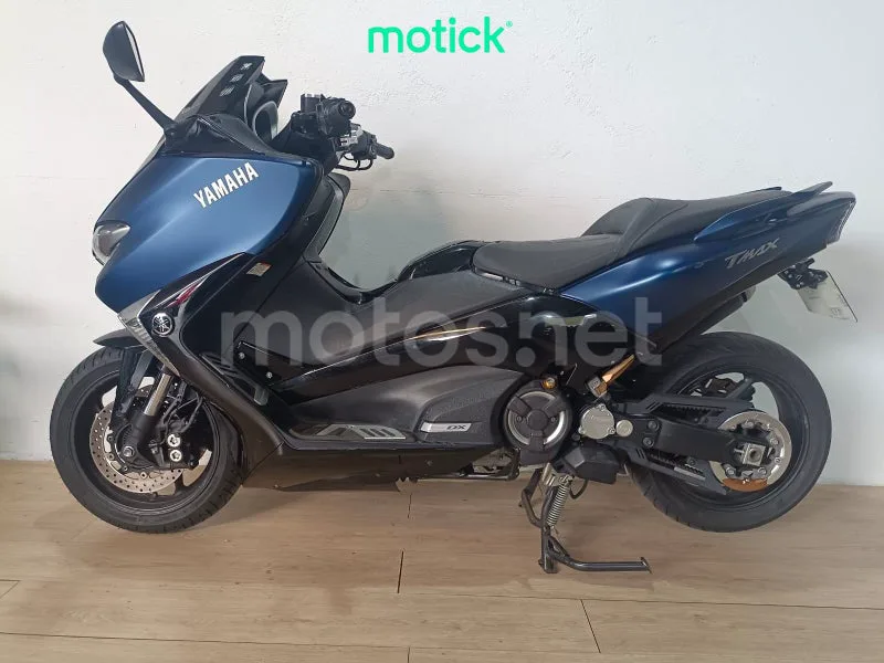Yamaha TMAX - Vista 6