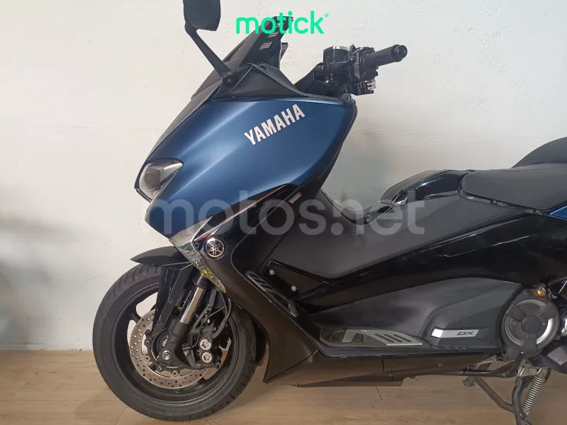 Yamaha TMAX - Vista 7
