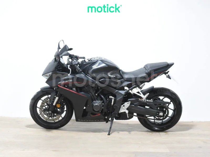Honda CBR650R - Vista 6