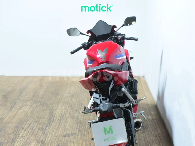 Honda CBR650R - Vista 6