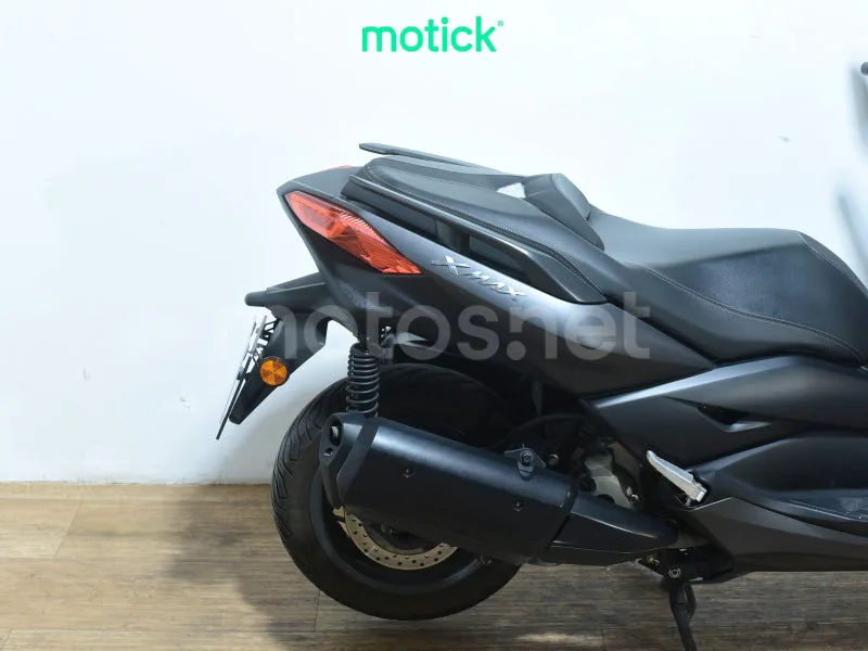 Yamaha XMAX 300 - Vista 3