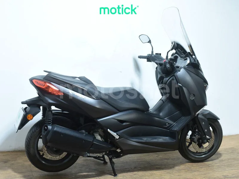 Yamaha XMAX 300 - Vista 10