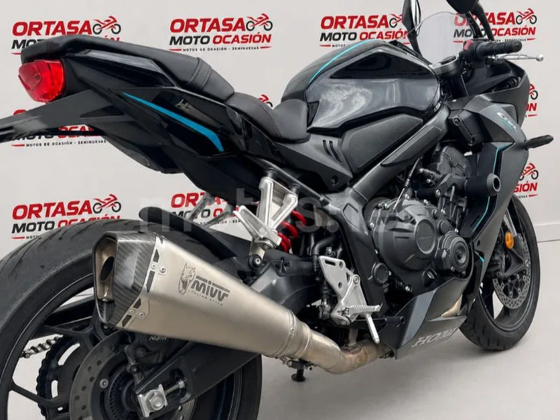 Honda CBR650R - Vista 12