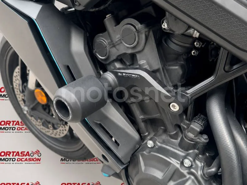 Honda CBR650R - Vista 9