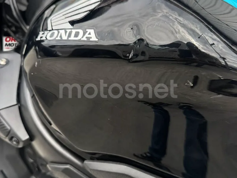 Honda CBR650R - Vista 10