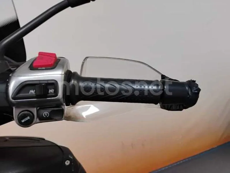 Piaggio MP3 - Vista 14