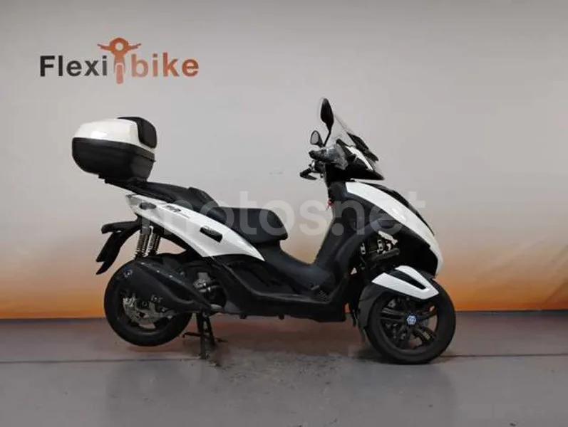 Piaggio MP3 - Vista 3