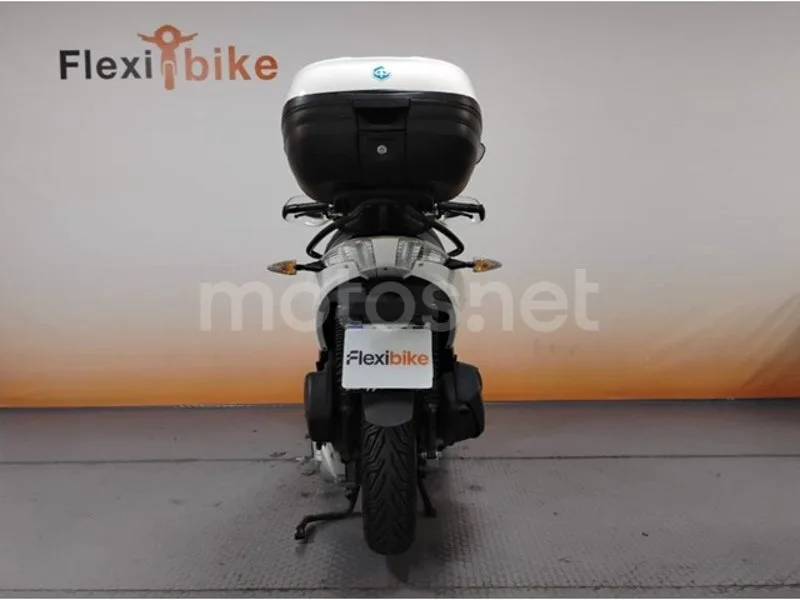 Piaggio MP3 - Vista 5