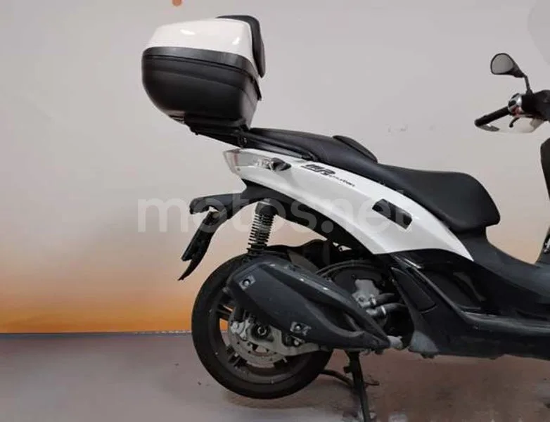 Piaggio MP3 - Vista 7