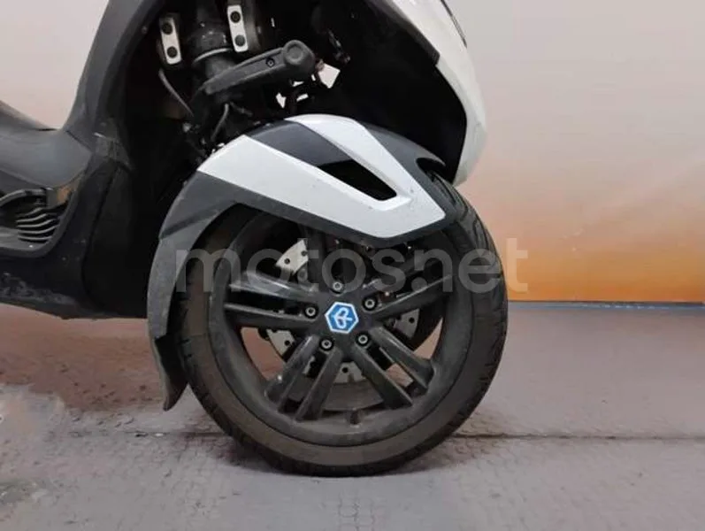 Piaggio MP3 - Vista 9