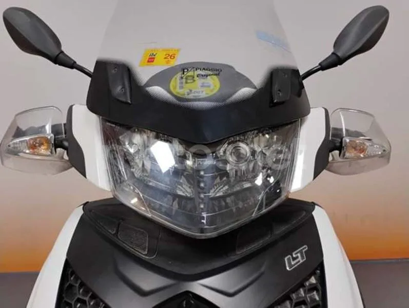 Piaggio MP3 - Vista 10