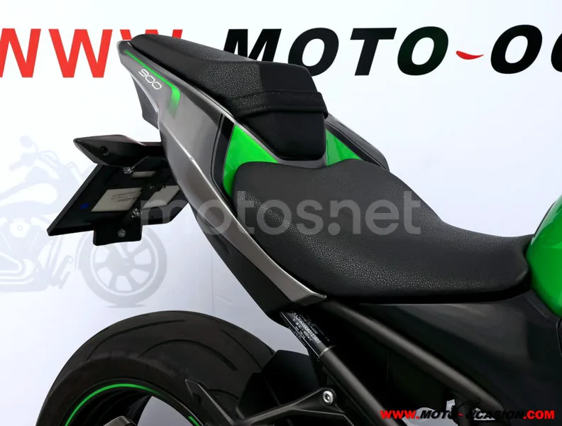 Kawasaki Z900 - Vista 11