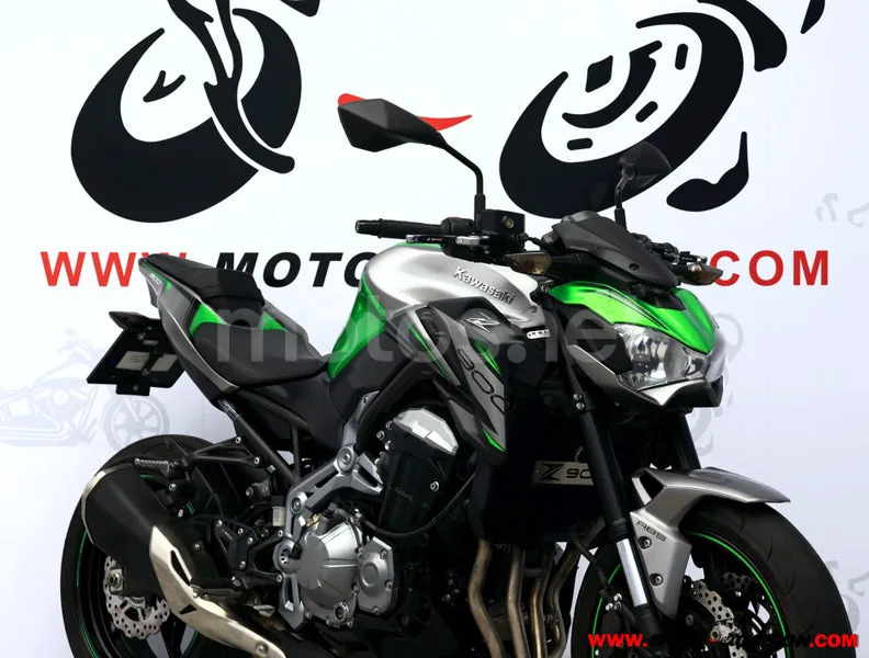 Kawasaki Z900 - Vista 4