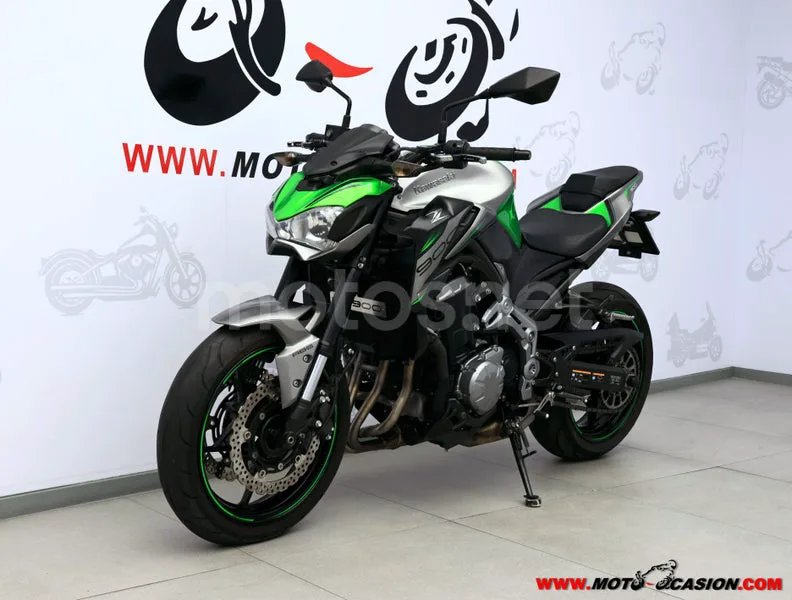 Kawasaki Z900 - Vista 8