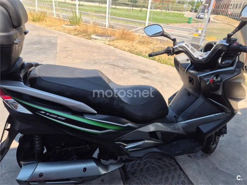 Kawasaki J125 - Vista 5