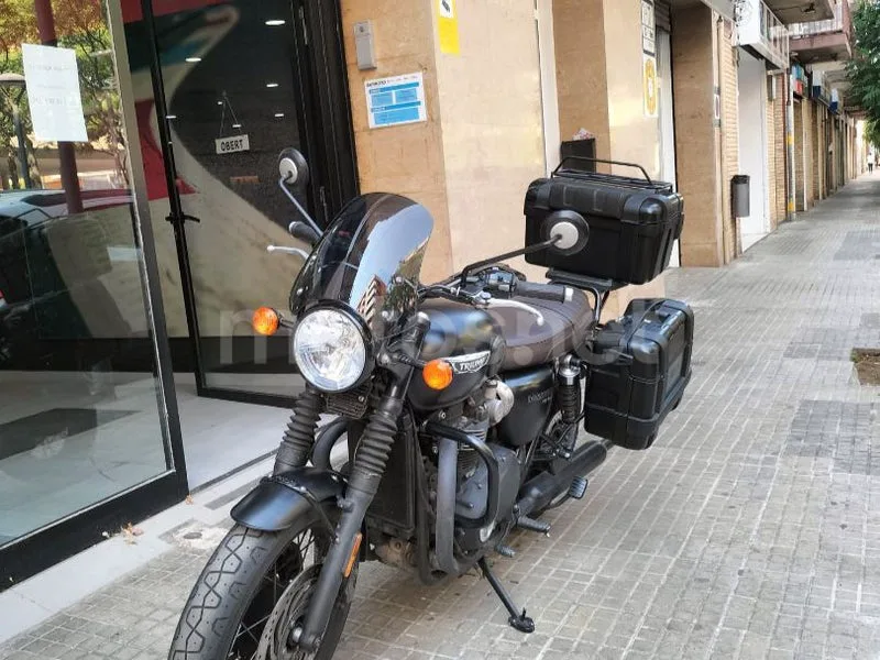 Triumph Bonneville T120 - Vista 10
