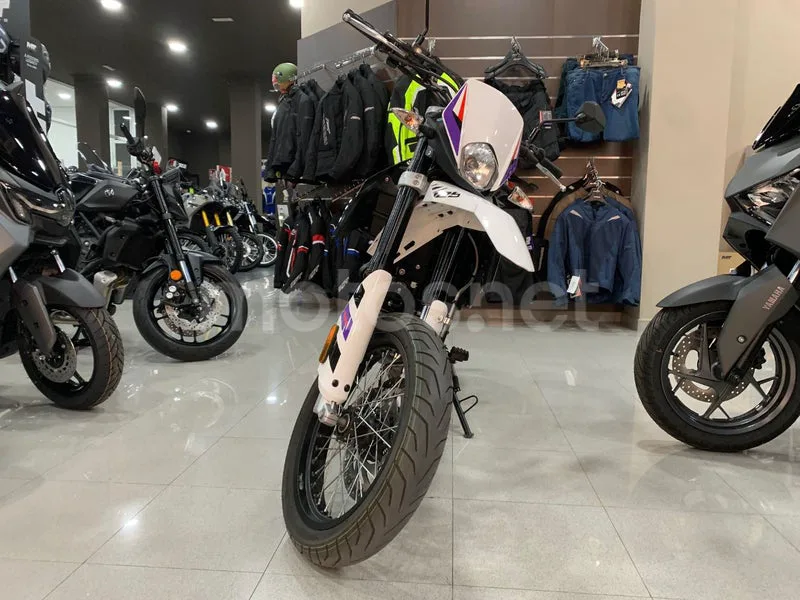 Aprilia SX 125 - Vista 4