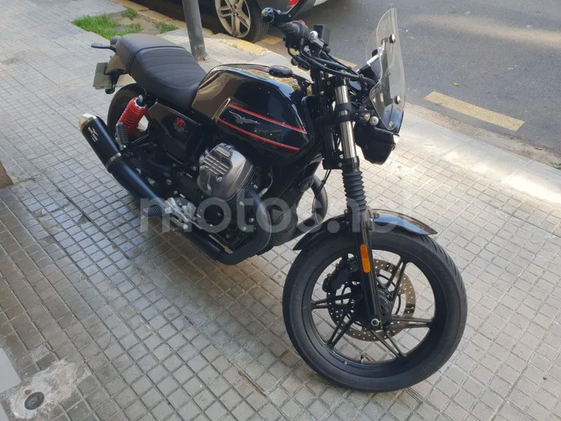 Moto Guzzi V7 - Vista 7