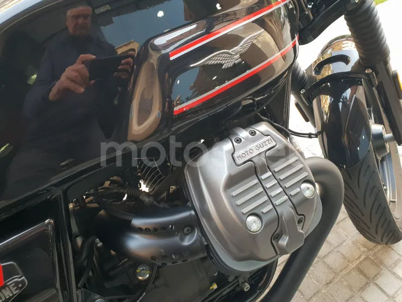 Moto Guzzi V7 - Vista 9
