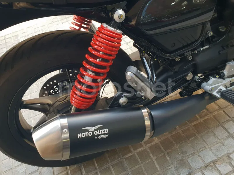 Moto Guzzi V7 - Vista 10