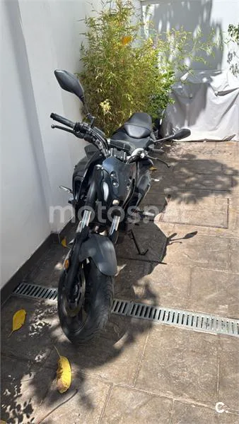 Yamaha MT-07 - Vista 7