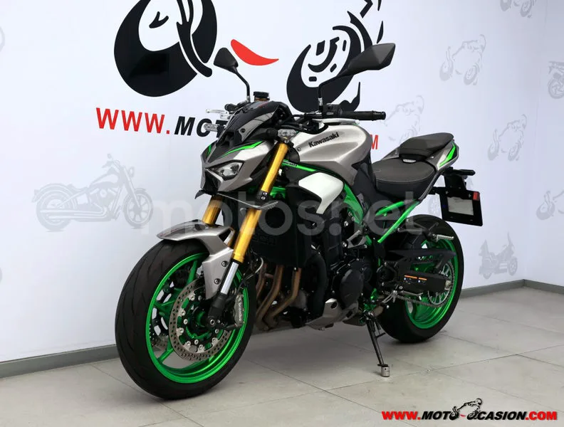Kawasaki Z900 - Vista 8