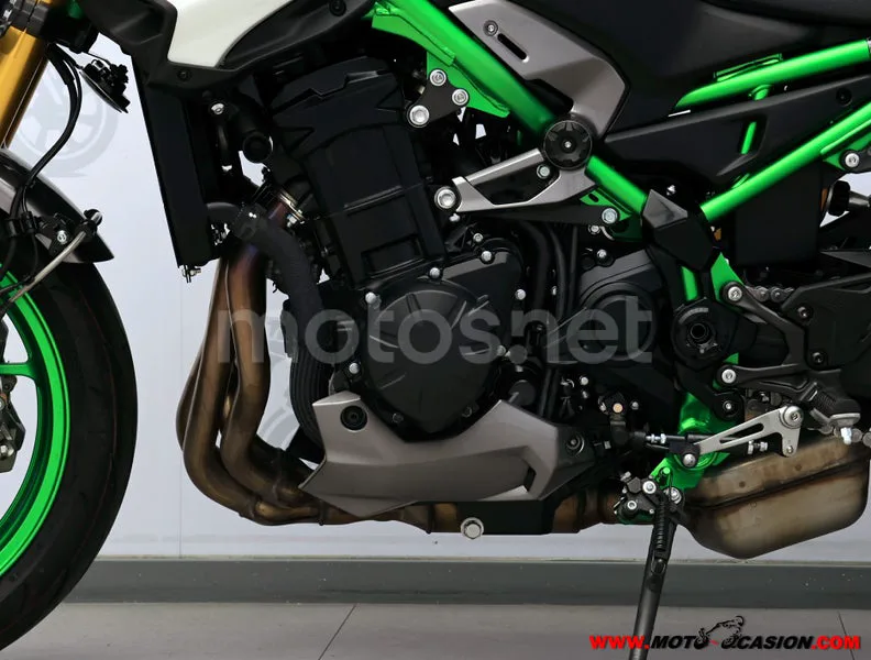 Kawasaki Z900 - Vista 10