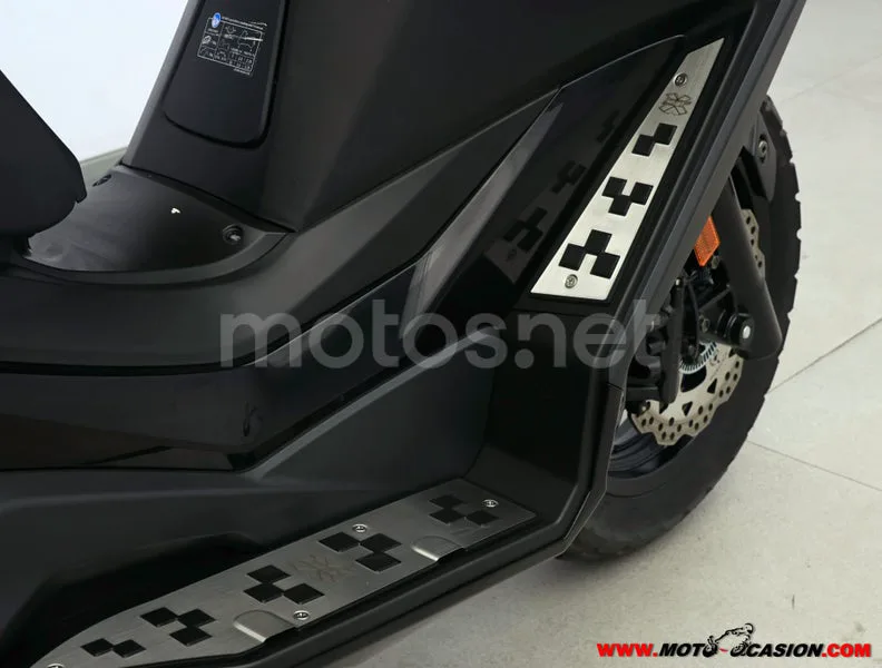 Kymco DTX 350 - Vista 5
