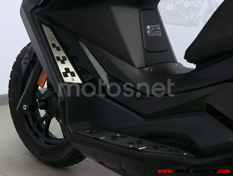 Kymco DTX 350 - Vista 9