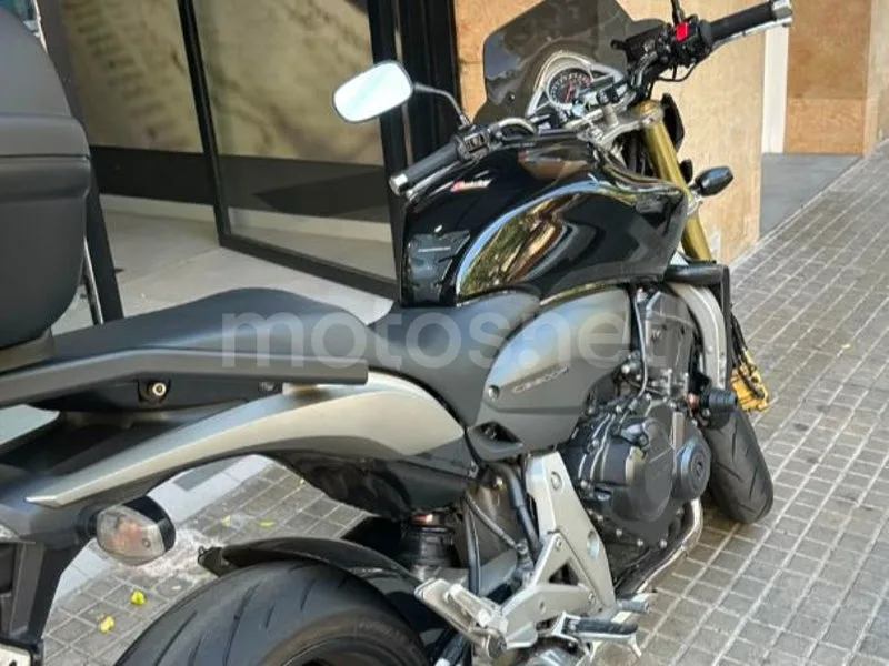 Honda CB600F Hornet - Vista 3