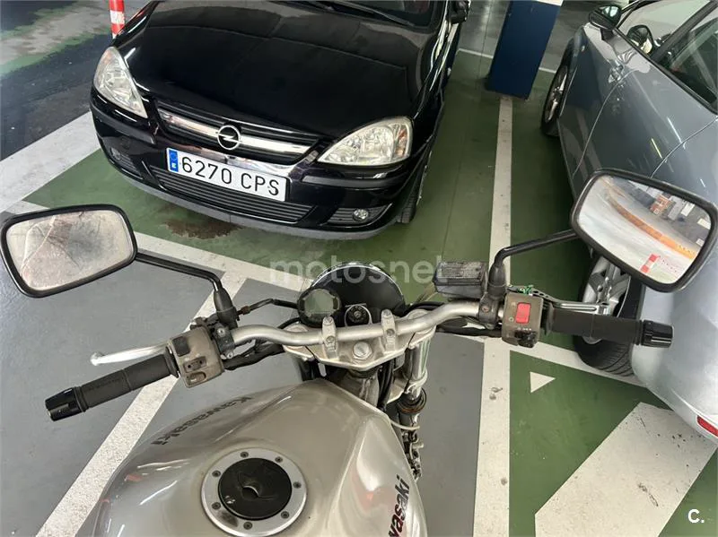 Kawasaki Z750 - Vista 3