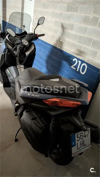 Yamaha XMAX 400 - Vista 4