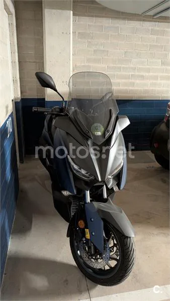 Yamaha XMAX 400 - Vista 6