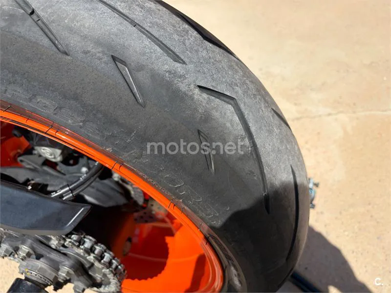 KTM 1290 Super Duke R - Vista 11
